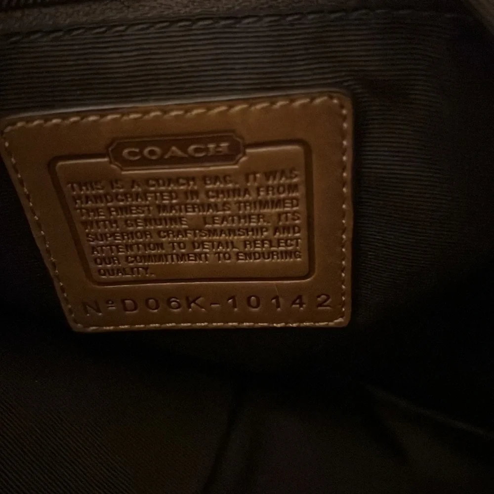 Coach - Picture 8 of 10